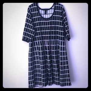 Black and White Lane Bryant Dress. Size 22/24. 🎈